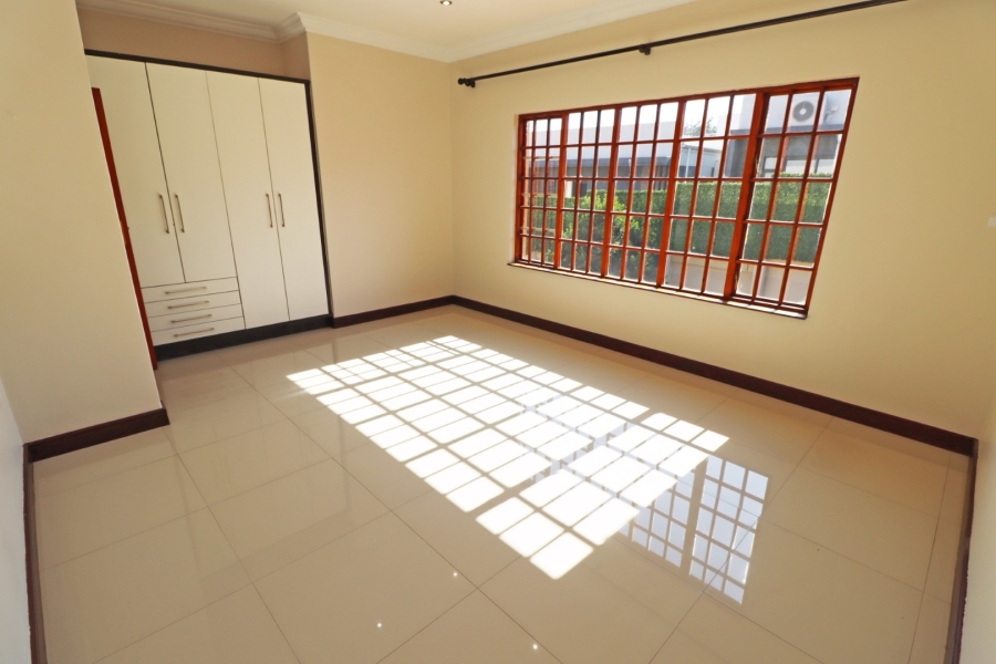 To Let 5 Bedroom Property for Rent in Bryanston Gauteng