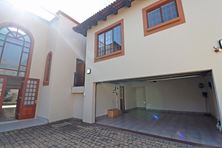 To Let 5 Bedroom Property for Rent in Bryanston Gauteng