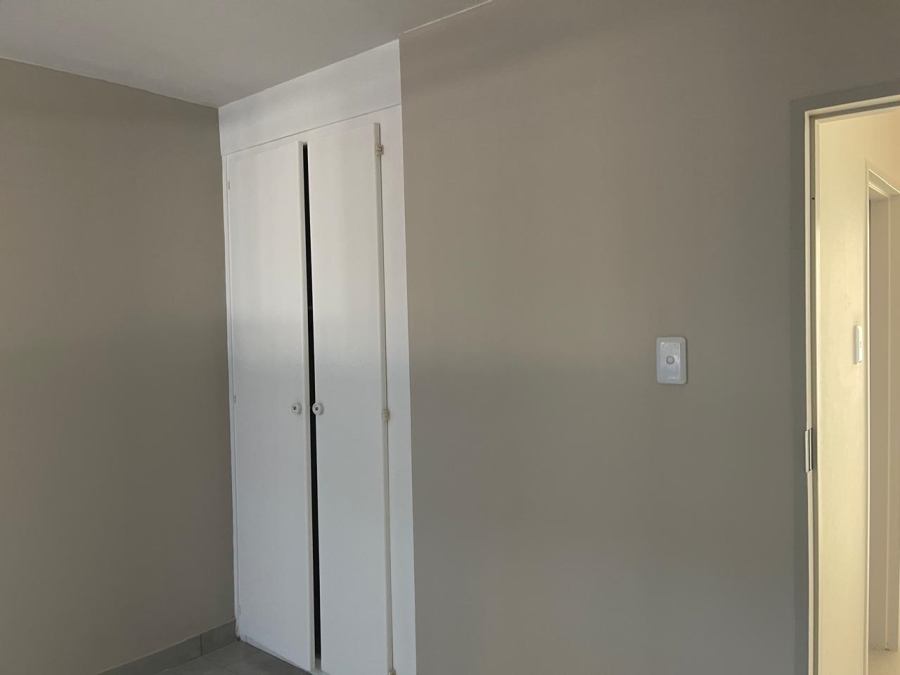 2 Bedroom Property for Sale in Kilner Park Gauteng