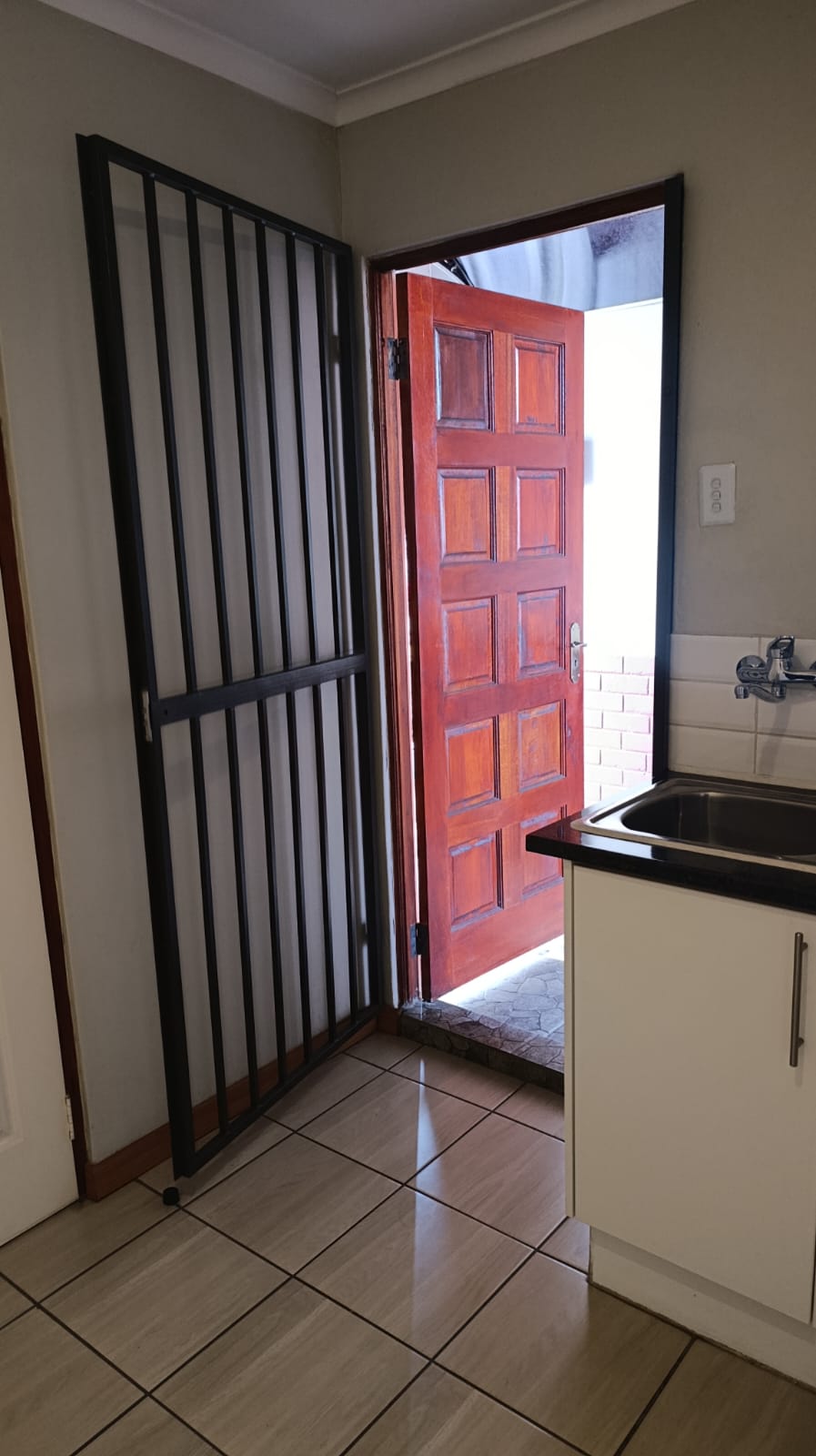 To Let 1 Bedroom Property for Rent in Riviera Gauteng