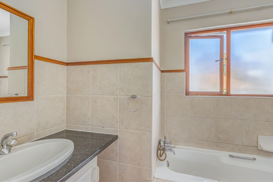 2 Bedroom Property for Sale in Lyme Park Gauteng