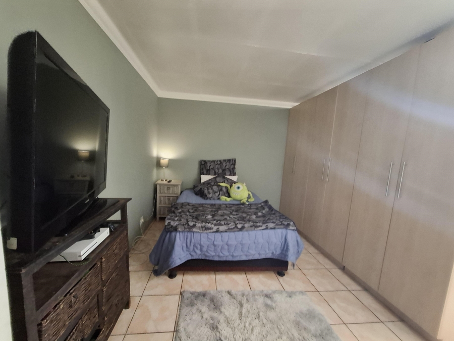 3 Bedroom Property for Sale in East Geduld Gauteng