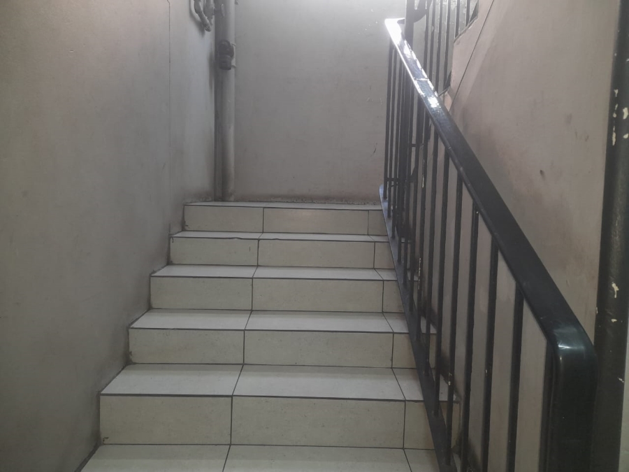 2 Bedroom Property for Sale in Hillbrow Gauteng