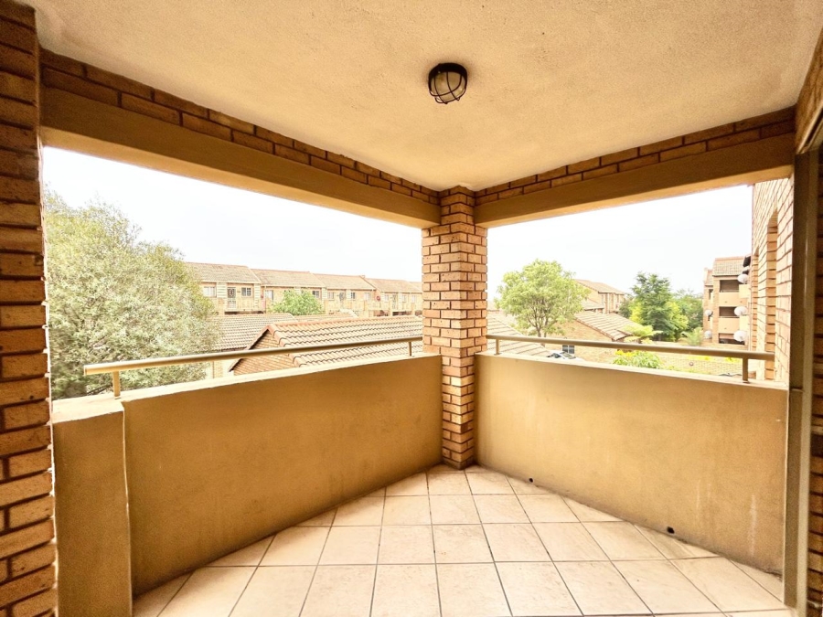 2 Bedroom Property for Sale in Eco Park Gauteng