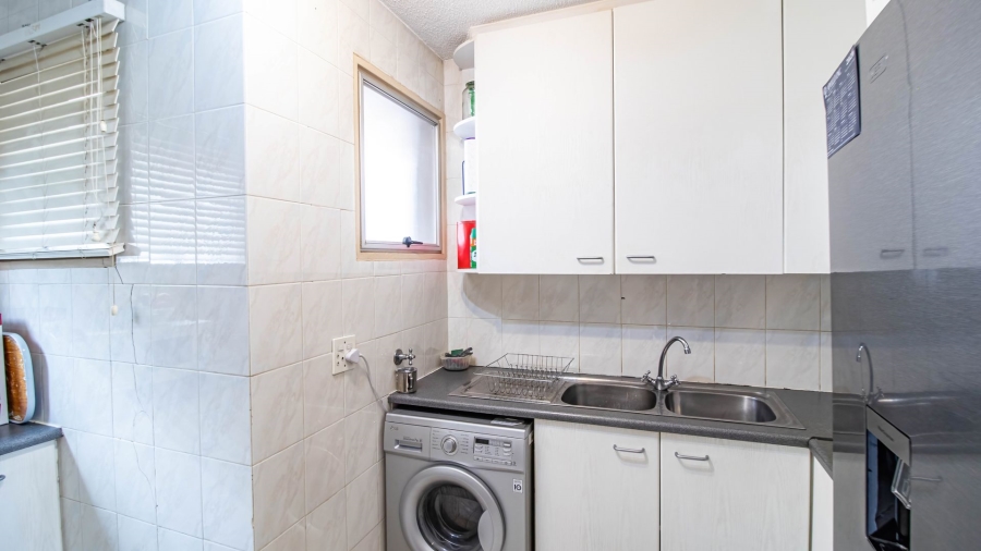 2 Bedroom Property for Sale in Glenanda Gauteng