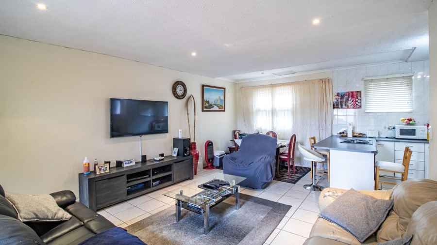 2 Bedroom Property for Sale in Glenanda Gauteng