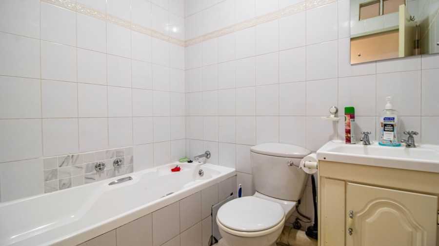 2 Bedroom Property for Sale in Glenanda Gauteng