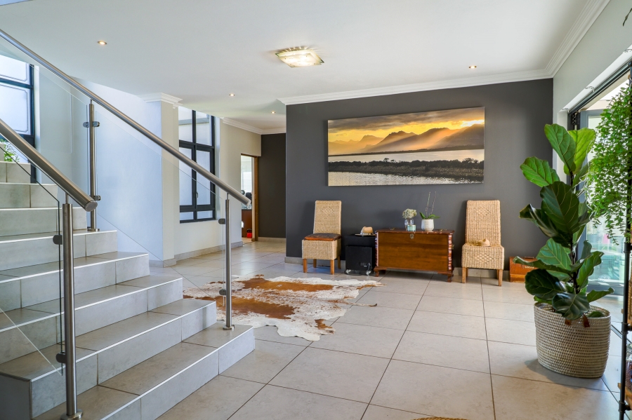 5 Bedroom Property for Sale in Midstream Hill Gauteng