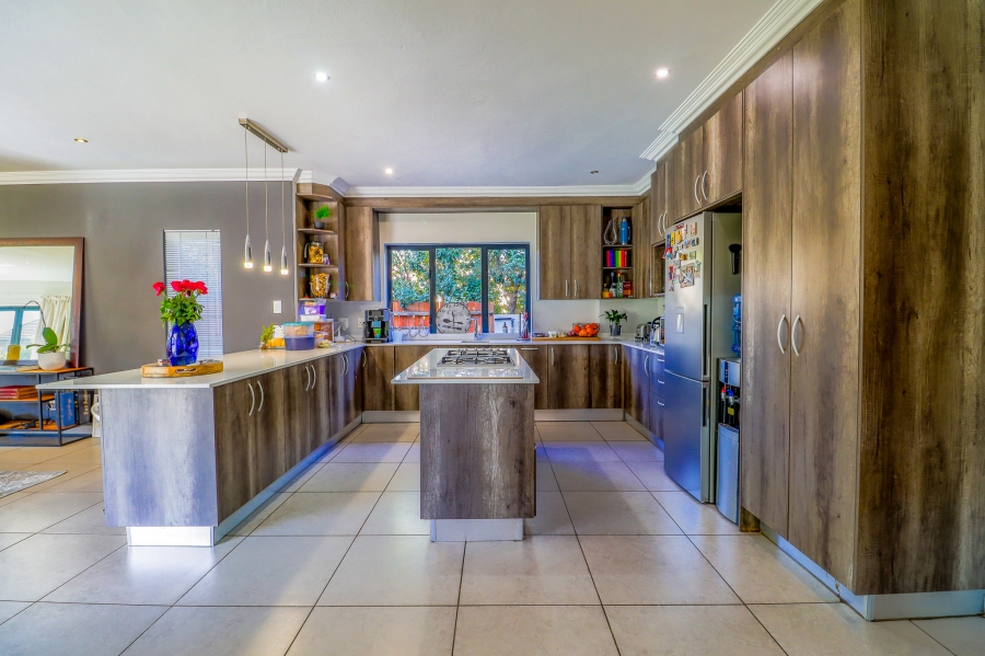 5 Bedroom Property for Sale in Midstream Hill Gauteng