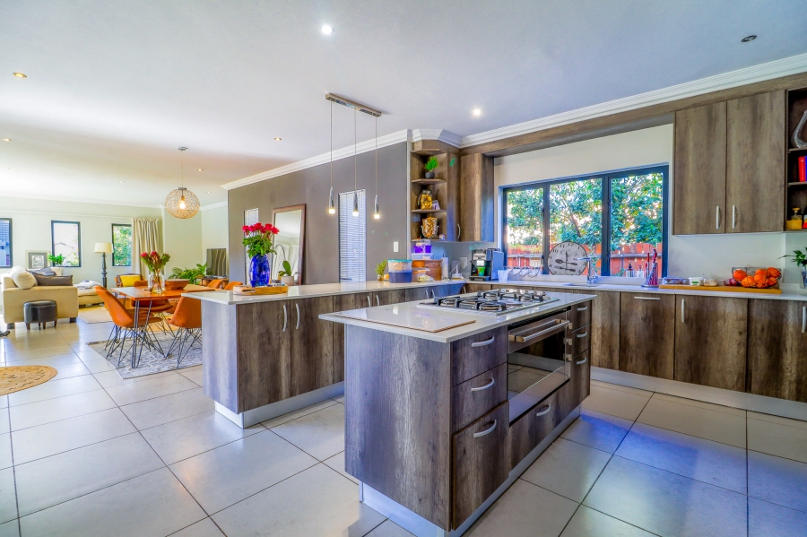 5 Bedroom Property for Sale in Midstream Hill Gauteng