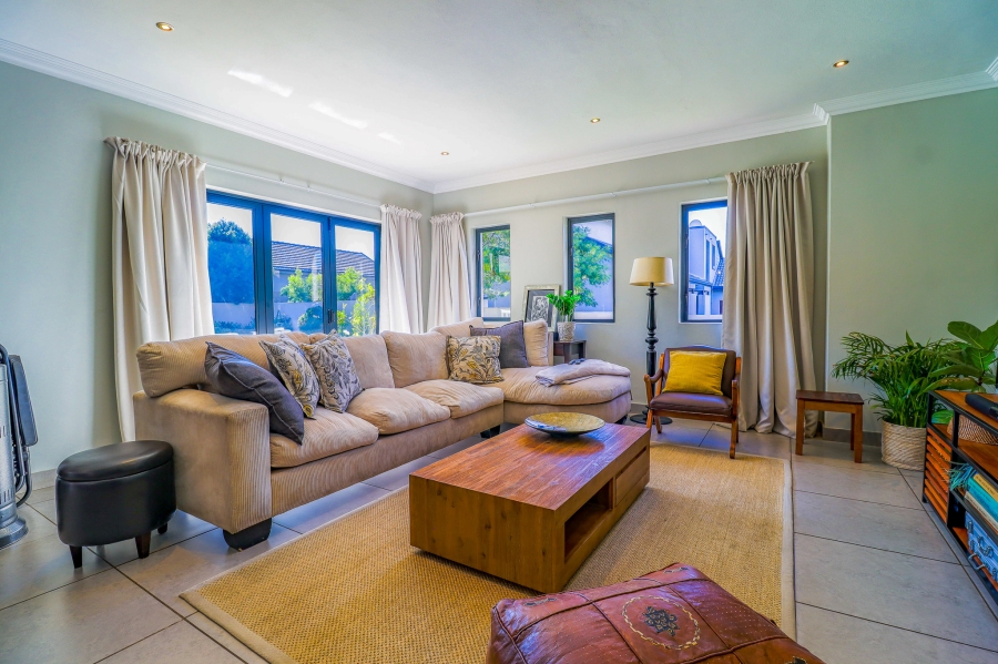 5 Bedroom Property for Sale in Midstream Hill Gauteng