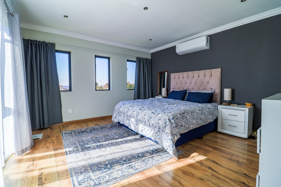 5 Bedroom Property for Sale in Midstream Hill Gauteng