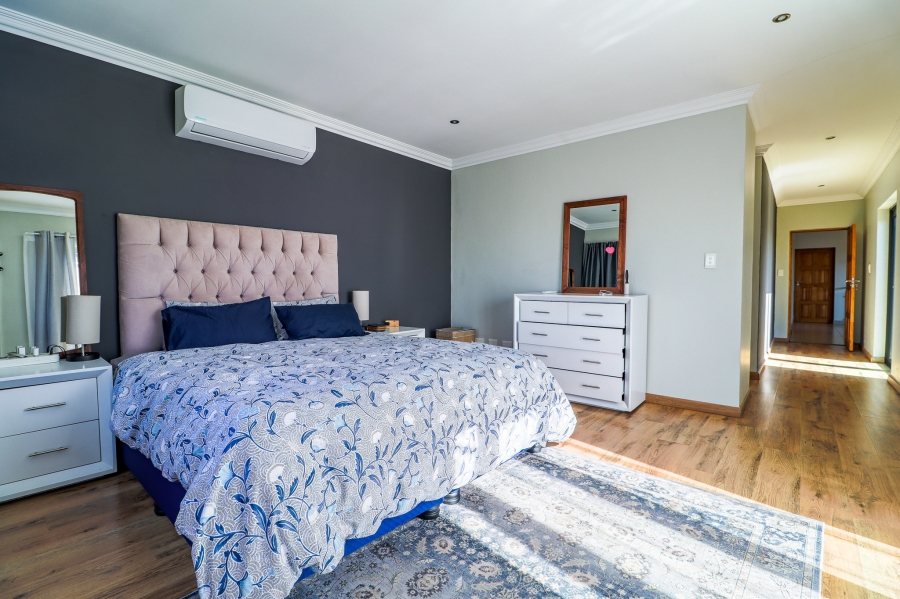 5 Bedroom Property for Sale in Midstream Hill Gauteng