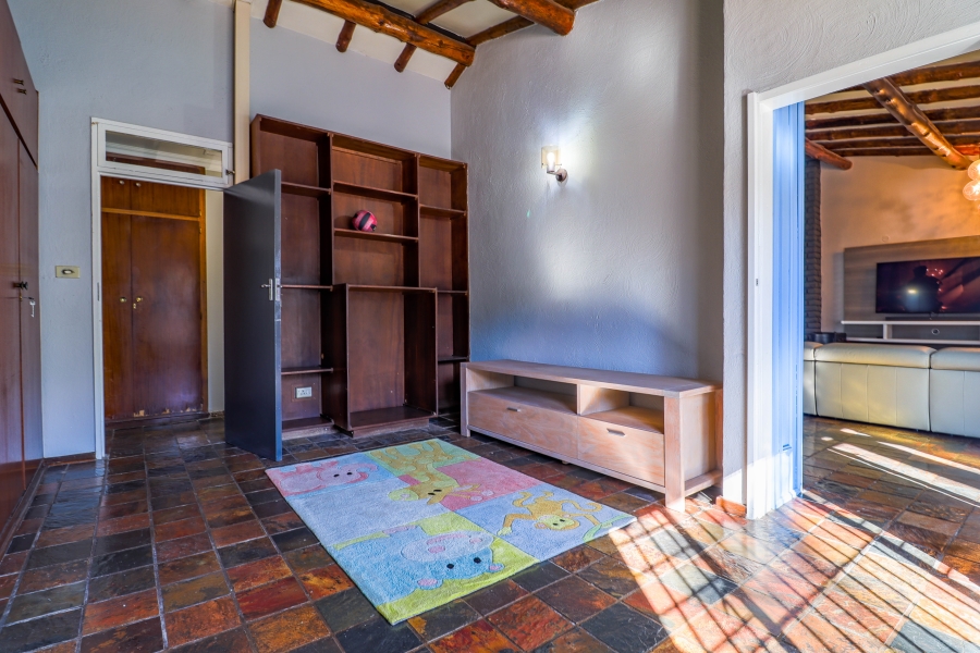 5 Bedroom Property for Sale in Doringkloof Gauteng