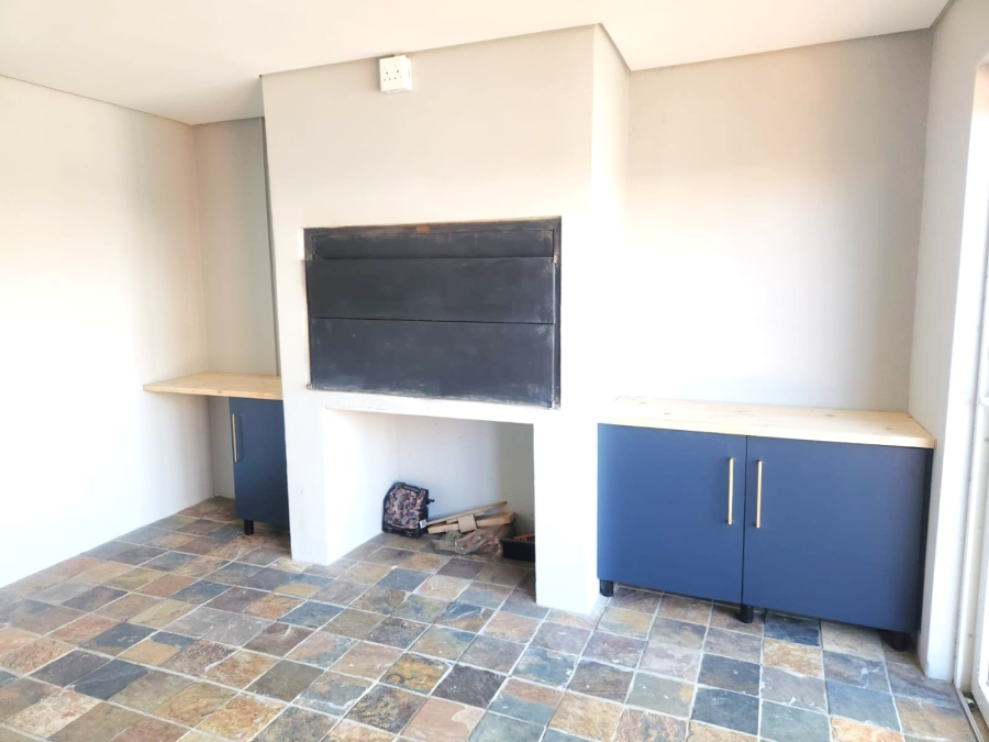 5 Bedroom Property for Sale in Doringkloof Gauteng
