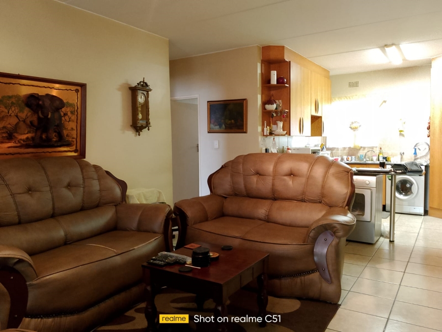 2 Bedroom Property for Sale in Sonneveld Gauteng