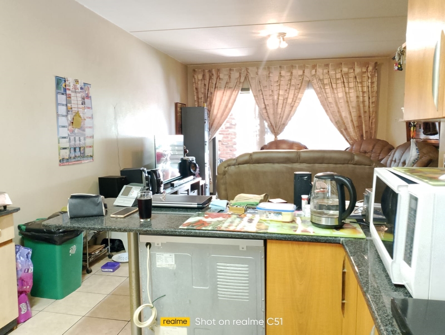 2 Bedroom Property for Sale in Sonneveld Gauteng