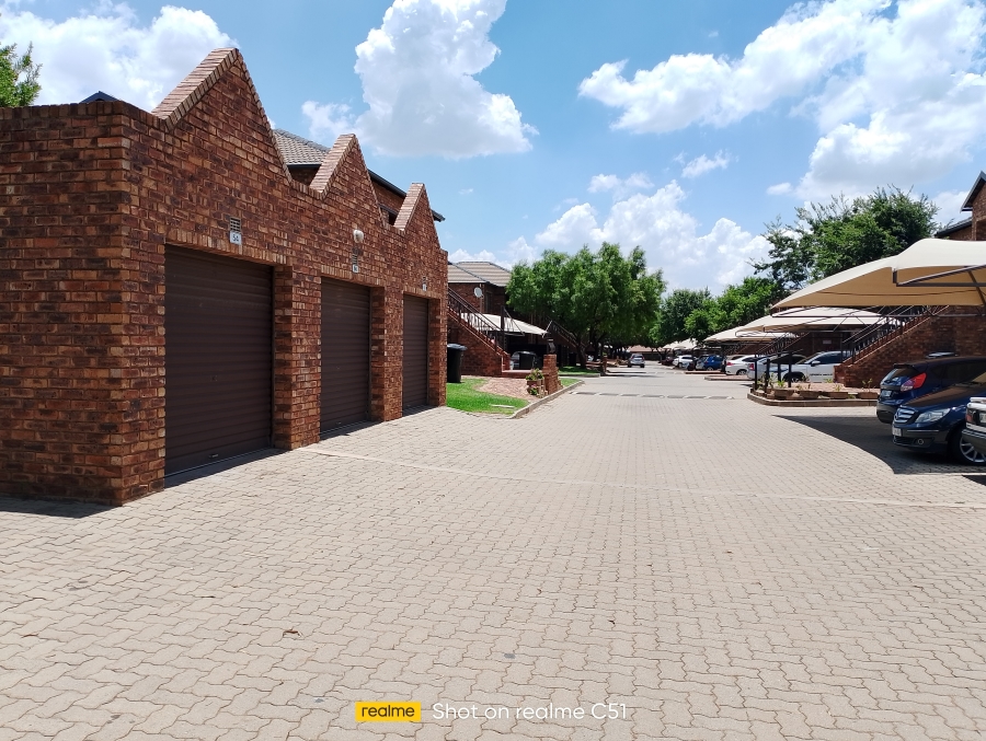 2 Bedroom Property for Sale in Sonneveld Gauteng