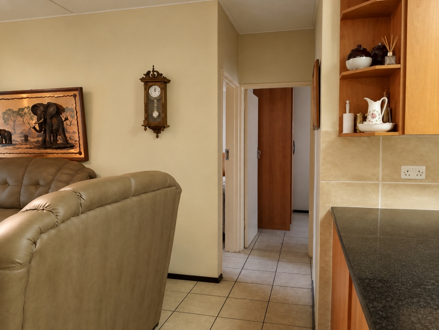 2 Bedroom Property for Sale in Sonneveld Gauteng
