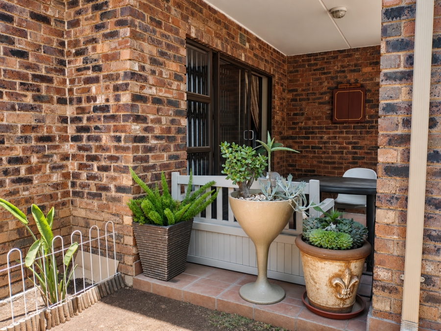 2 Bedroom Property for Sale in Sonneveld Gauteng