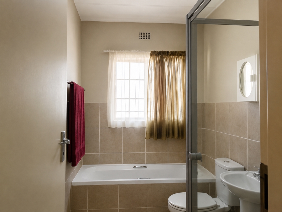 2 Bedroom Property for Sale in Sonneveld Gauteng