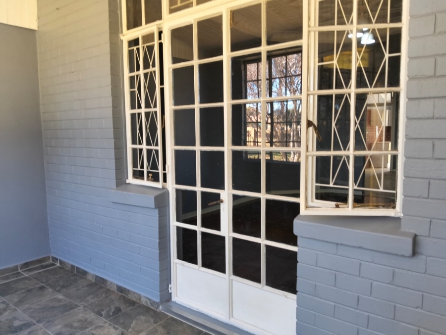 4 Bedroom Property for Sale in Vogelstruisbult Gauteng
