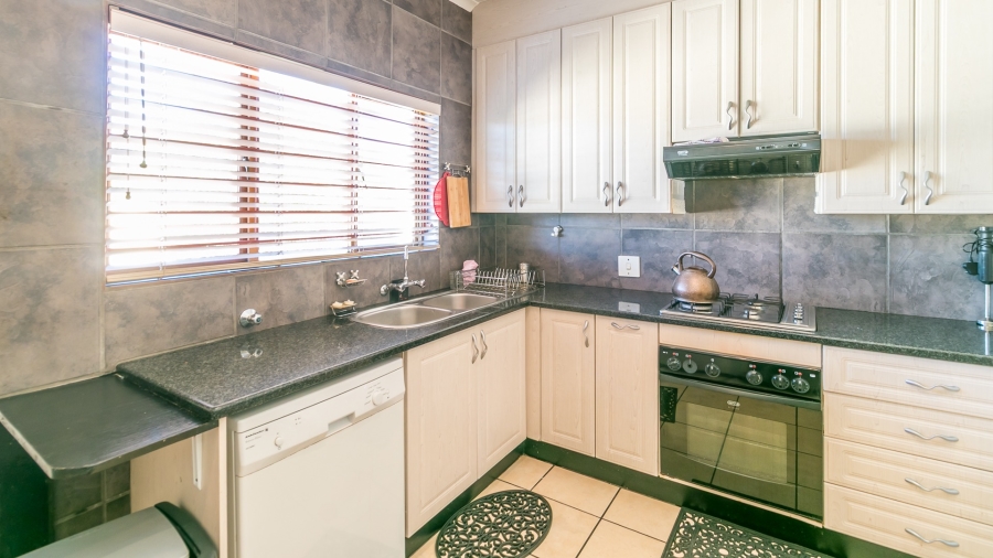 3 Bedroom Property for Sale in Sharonlea Gauteng