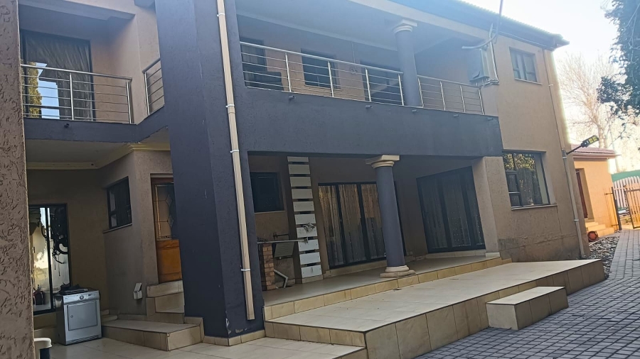 To Let 7 Bedroom Property for Rent in Edleen Gauteng