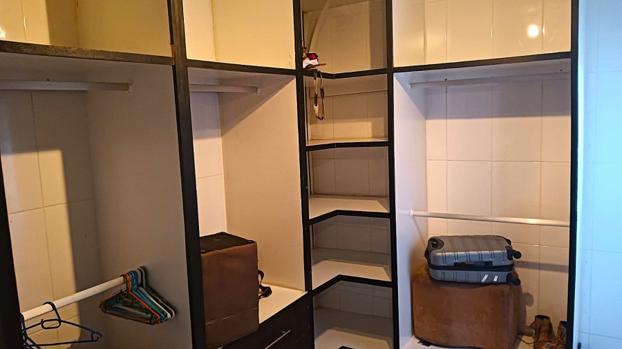 To Let 7 Bedroom Property for Rent in Edleen Gauteng