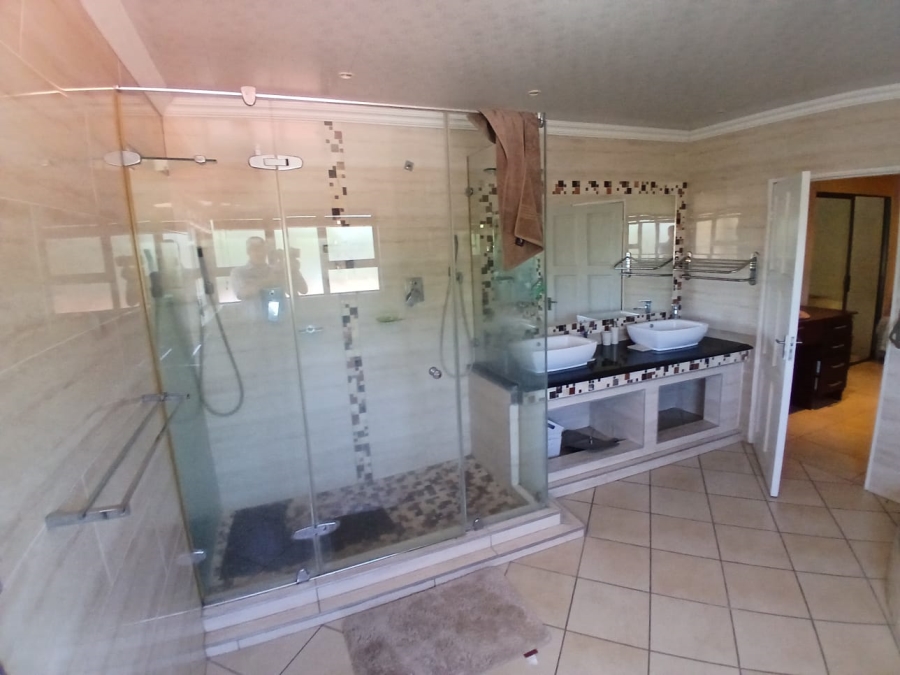 To Let 7 Bedroom Property for Rent in Edleen Gauteng