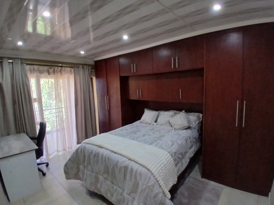 To Let 7 Bedroom Property for Rent in Edleen Gauteng