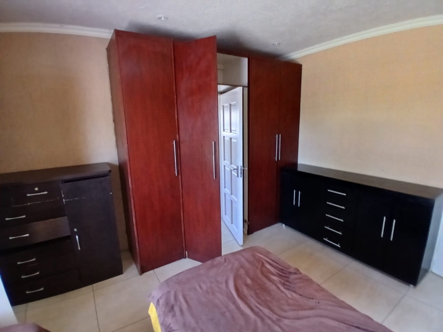 To Let 7 Bedroom Property for Rent in Edleen Gauteng