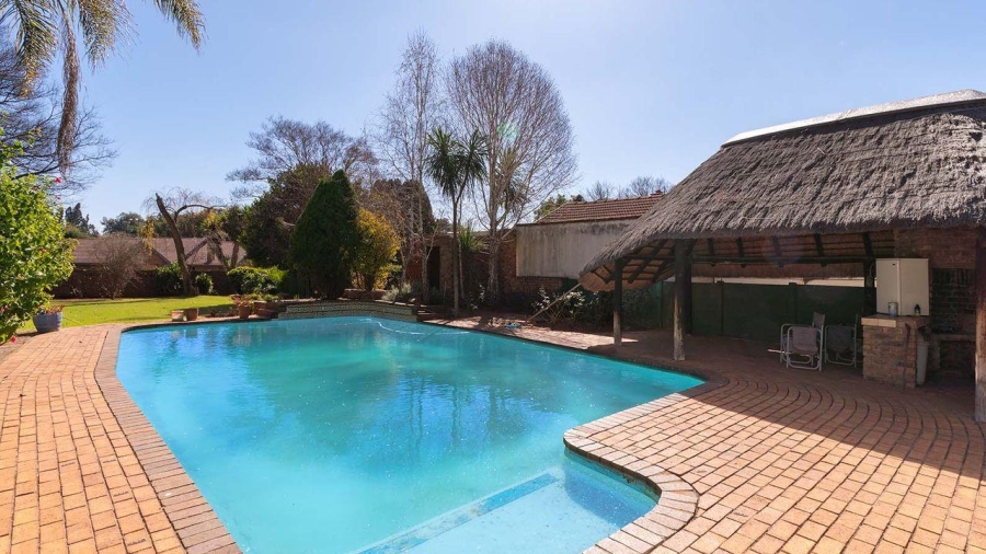 4 Bedroom Property for Sale in Glen Marais Gauteng