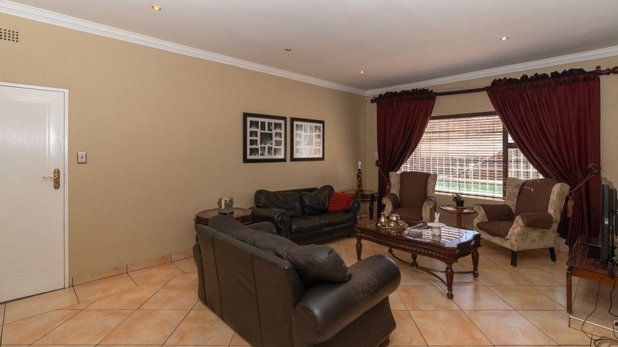 4 Bedroom Property for Sale in Glen Marais Gauteng