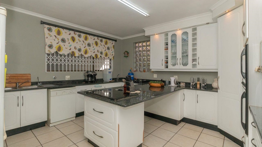 4 Bedroom Property for Sale in Glen Marais Gauteng