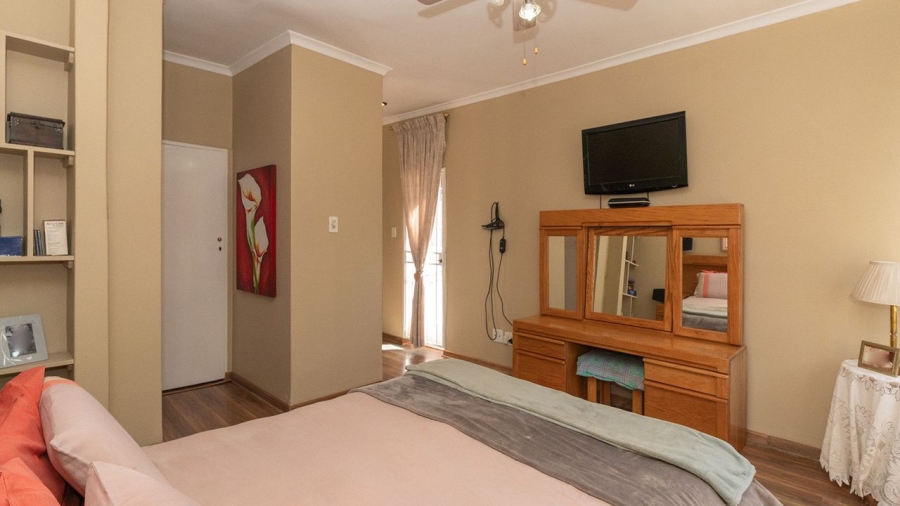 4 Bedroom Property for Sale in Glen Marais Gauteng