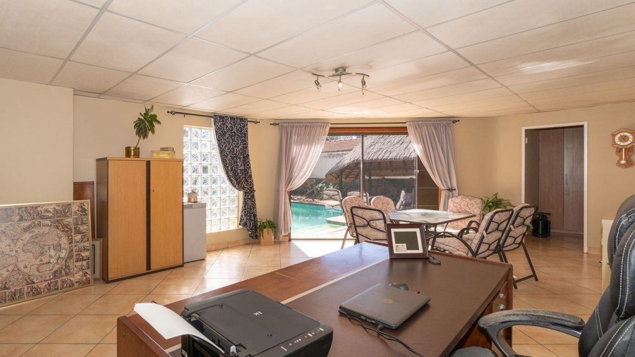 4 Bedroom Property for Sale in Glen Marais Gauteng