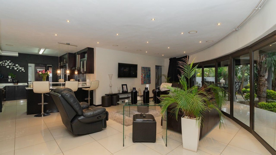 5 Bedroom Property for Sale in Glen Eagle Estate Gauteng