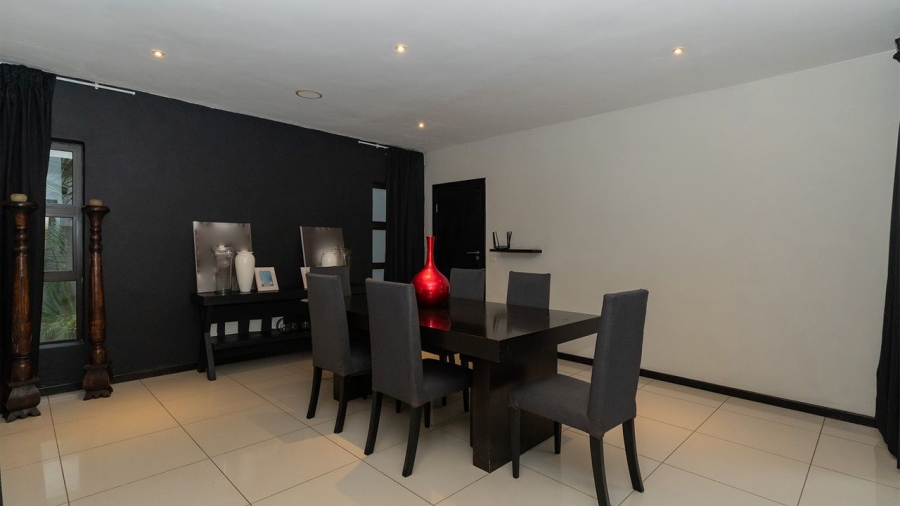 5 Bedroom Property for Sale in Glen Eagle Estate Gauteng