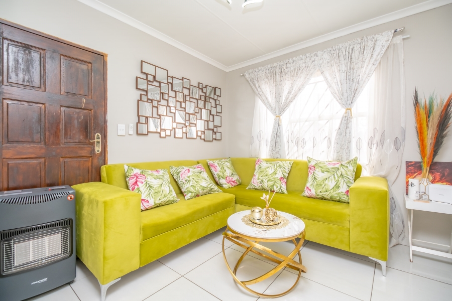 2 Bedroom Property for Sale in Bloubosrand Gauteng