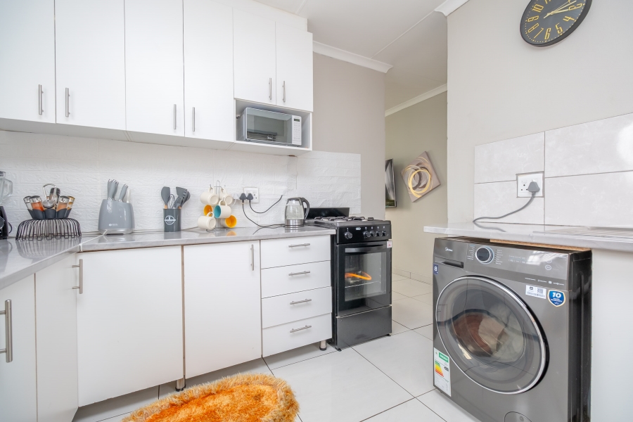 2 Bedroom Property for Sale in Bloubosrand Gauteng