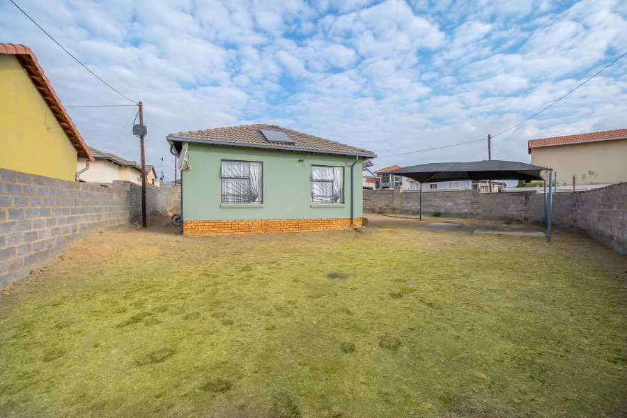 2 Bedroom Property for Sale in Bloubosrand Gauteng