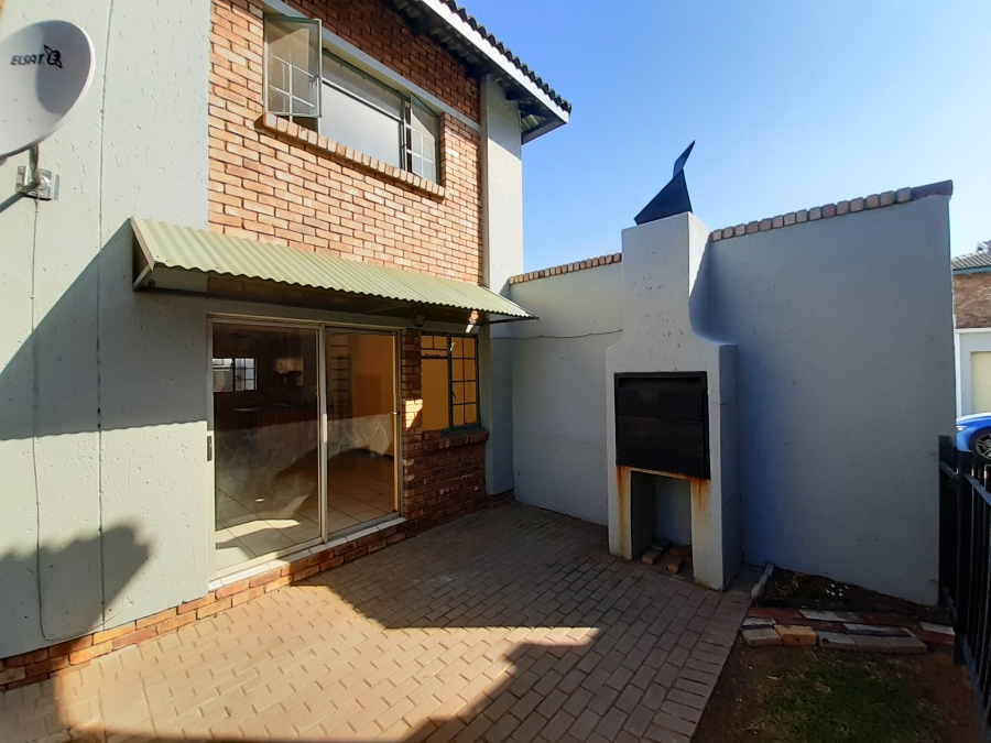 To Let 2 Bedroom Property for Rent in Farrar Park Gauteng