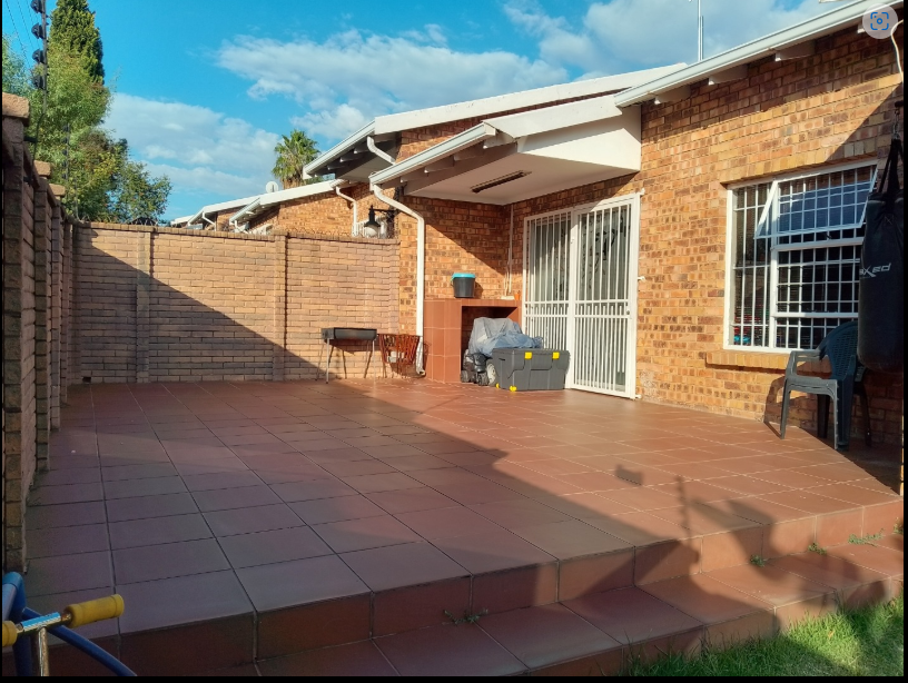 2 Bedroom Property for Sale in Liefde en Vrede Gauteng