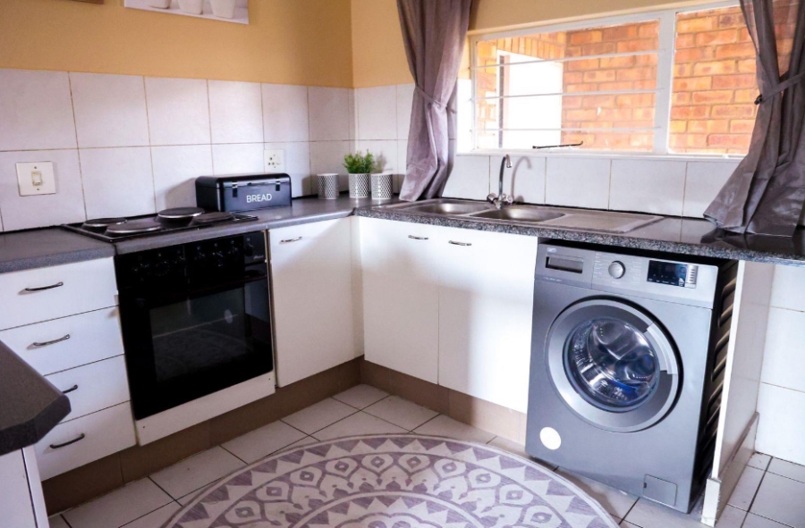 2 Bedroom Property for Sale in Liefde en Vrede Gauteng