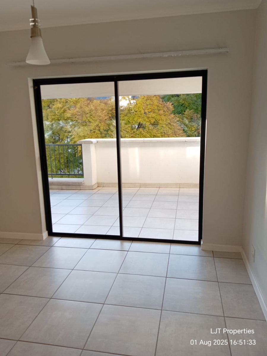 To Let 2 Bedroom Property for Rent in Crowthorne AH Gauteng