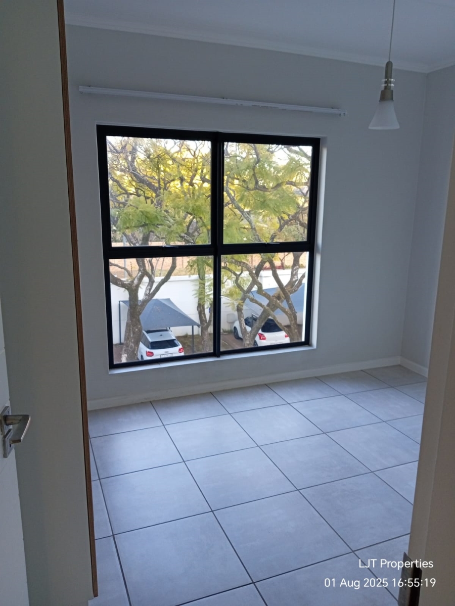 To Let 2 Bedroom Property for Rent in Crowthorne AH Gauteng