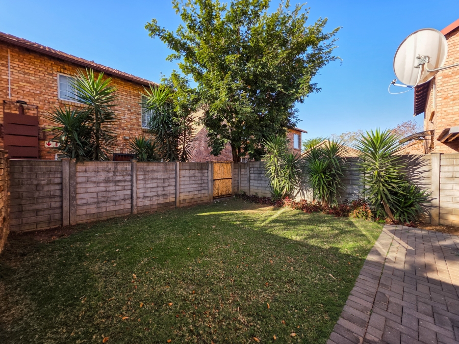 2 Bedroom Property for Sale in Annlin Gauteng