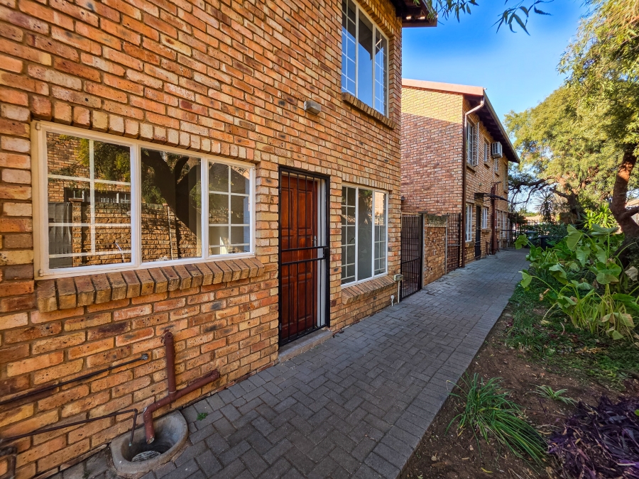 2 Bedroom Property for Sale in Annlin Gauteng