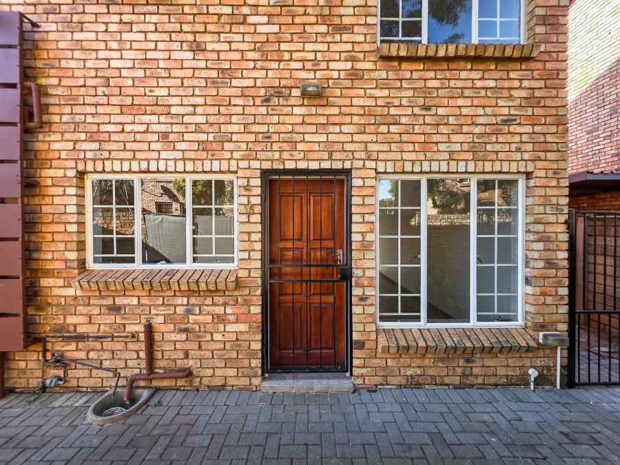 2 Bedroom Property for Sale in Annlin Gauteng